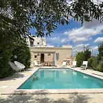 לינה וארוחת בוקר Masseria Ella 4*