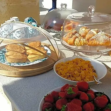 Masseria Ella Bed & Breakfast